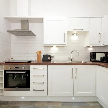 4 The Keyes- Stunning & Stylish With Free Parking דירה יורק