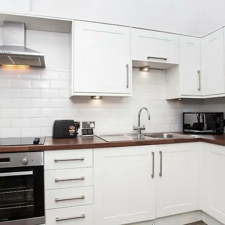 דירה 4 The Keyes- Stunning & Stylish With Free Parking